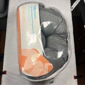 frida mom Gray Adjustable Keep-Cool Pregnancy Pillow